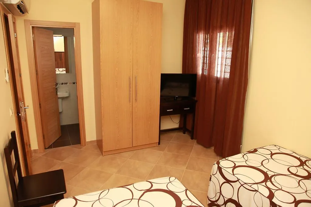 Hostal Dona Manuela-1