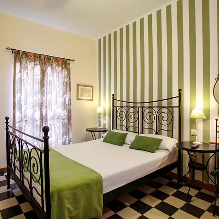 Málaga Lodge Guesthouse-2
