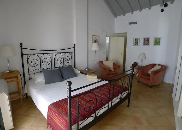 Salvatierra Guest House